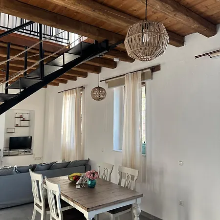 Nyaraló Petrospito By The Sea! *