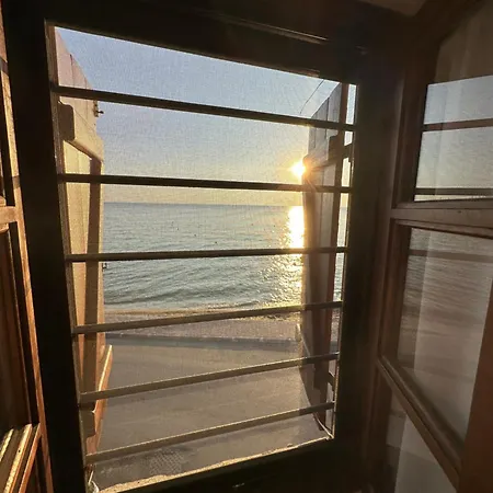 Semesterbostad Petrospito By The Sea! *