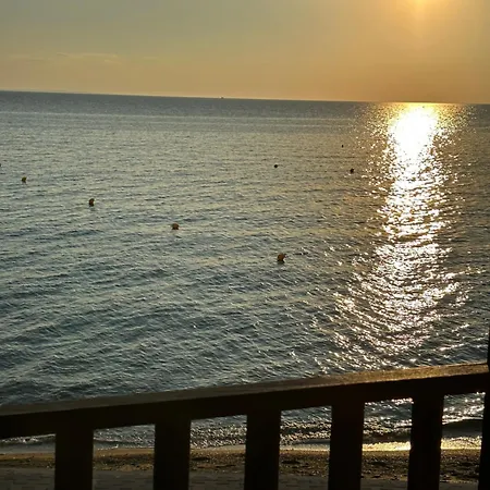 Petrospito By The Sea! Semesterbostad