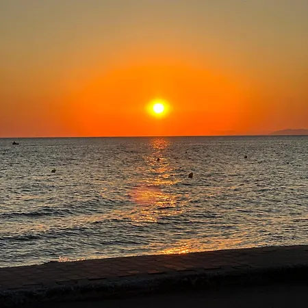 Petrospito By The Sea! 別荘