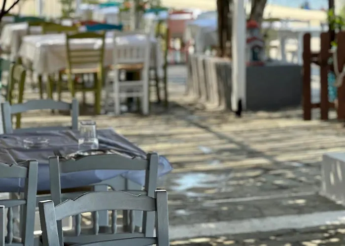 Petrospito By The Sea! Neos Marmaras