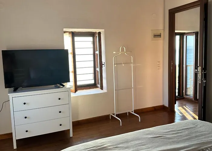 Petrospito By The Sea! * Neos Marmaras