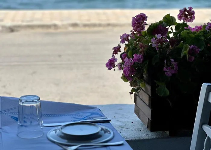 Semesterbostad Petrospito By The Sea!