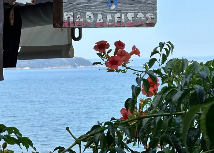 Semesterbostad Petrospito By The Sea!